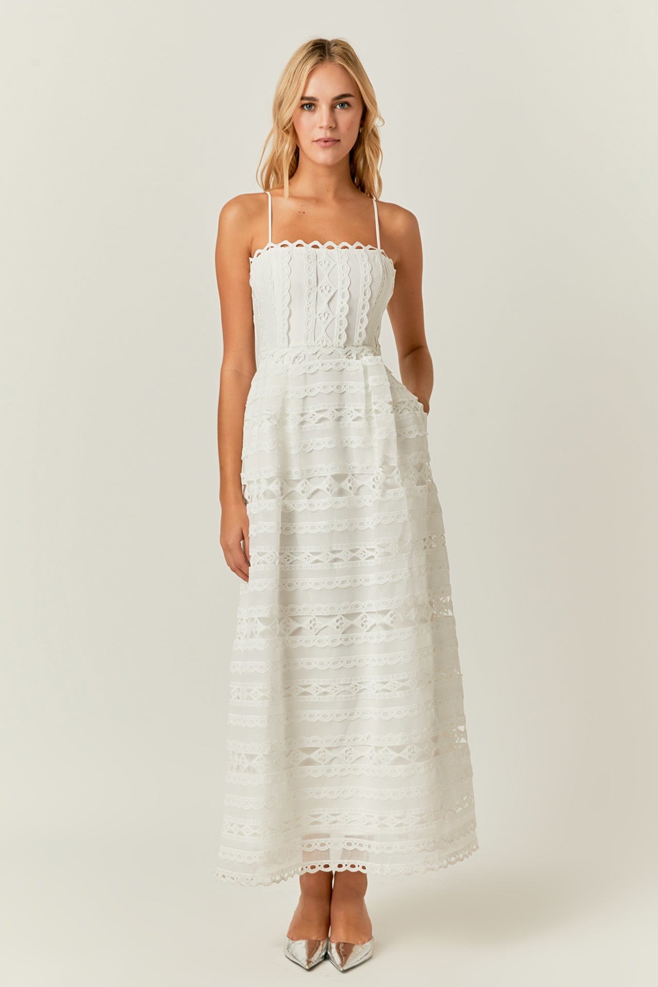 Luna – Lace Maxi Dress